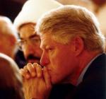 Bill Clinton během minuty ticha