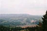 Pohled na Rovinu z vrcholu kopce Vrov, od bvalho hradit Kuk.